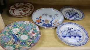 Three Oriental plates and two pearlware plates