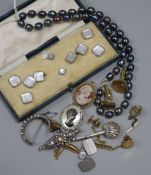 A Tahitian cultured pearl necklace, a 9ct gold mounted cameo brooch and mixed costume jewellery.