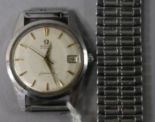 A gentleman's stainless steel Omega Seamaster automatic wrist watch, with date aperture.