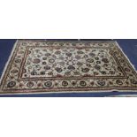 A Persian Kashan rug, 208 x 133cm