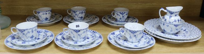 A twenty two piece Royal Copenhagen 'Onion pattern' part tea service