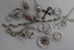 A quantity of silver costume jewellery