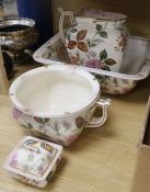 A Doulton washstand set