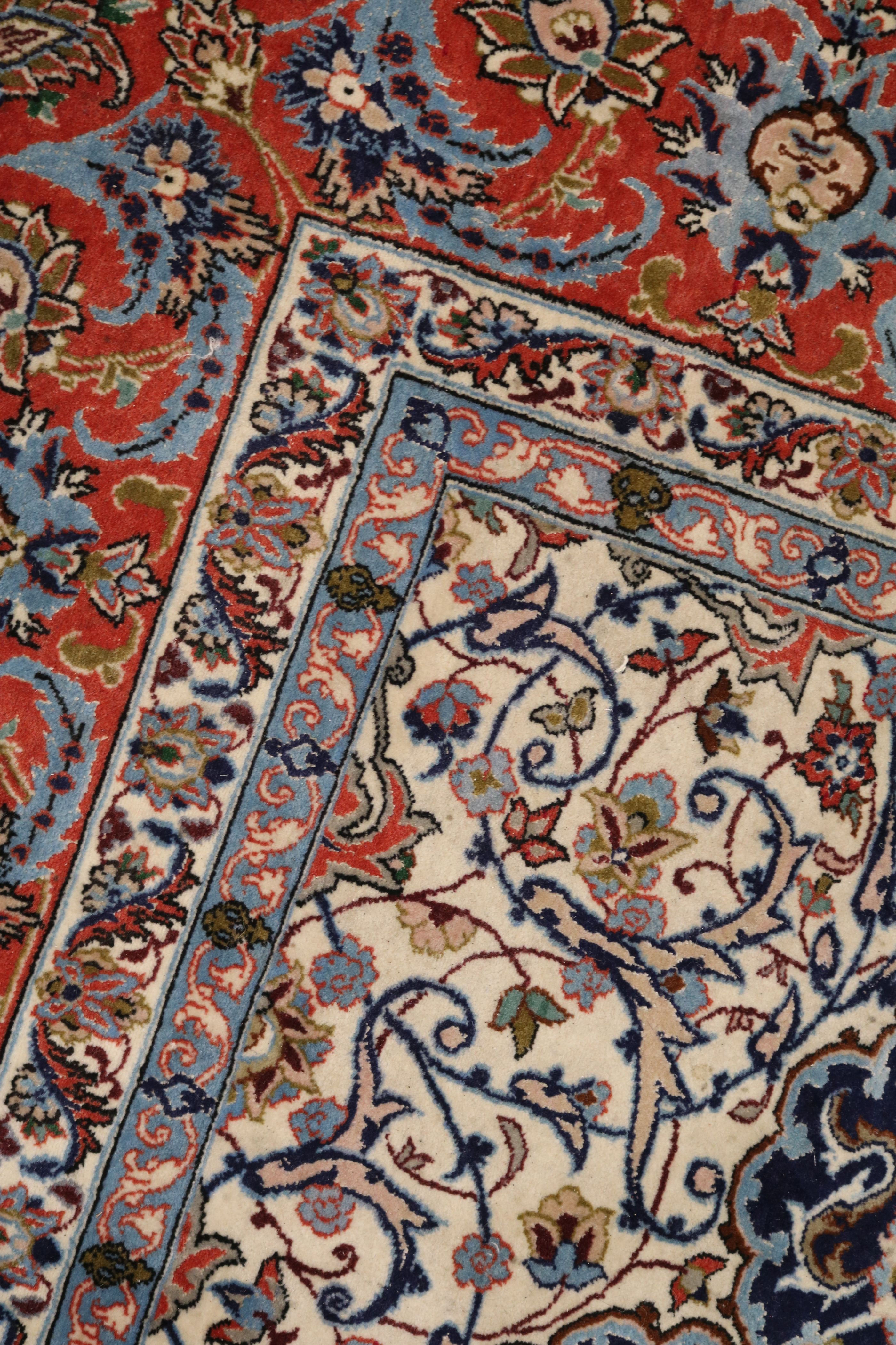 A Tabriz blue medallion rug 222 x 156cm. - Image 4 of 8