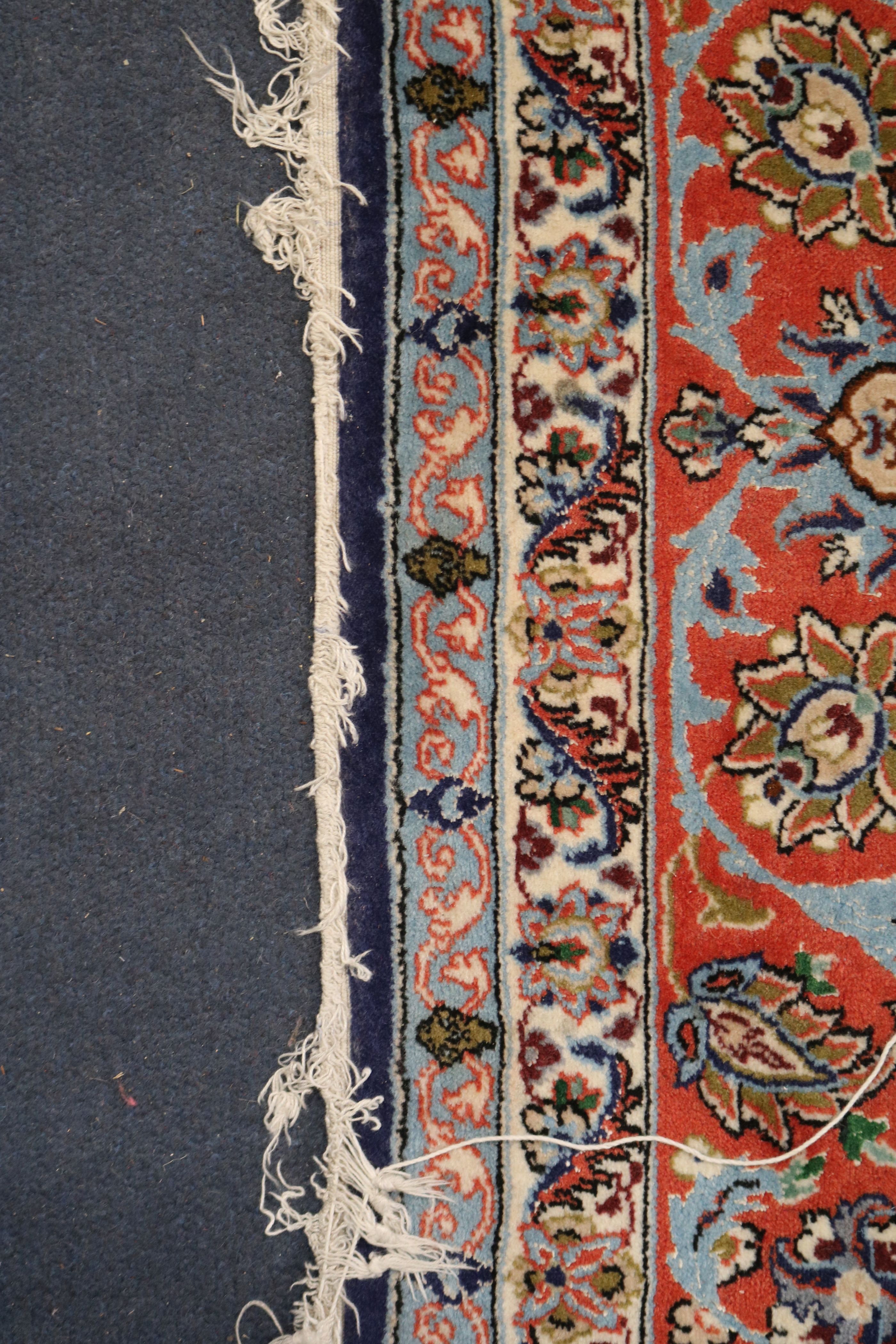 A Tabriz blue medallion rug 222 x 156cm. - Image 2 of 8