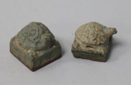 Two Chinese bronze 'tortoise' seals