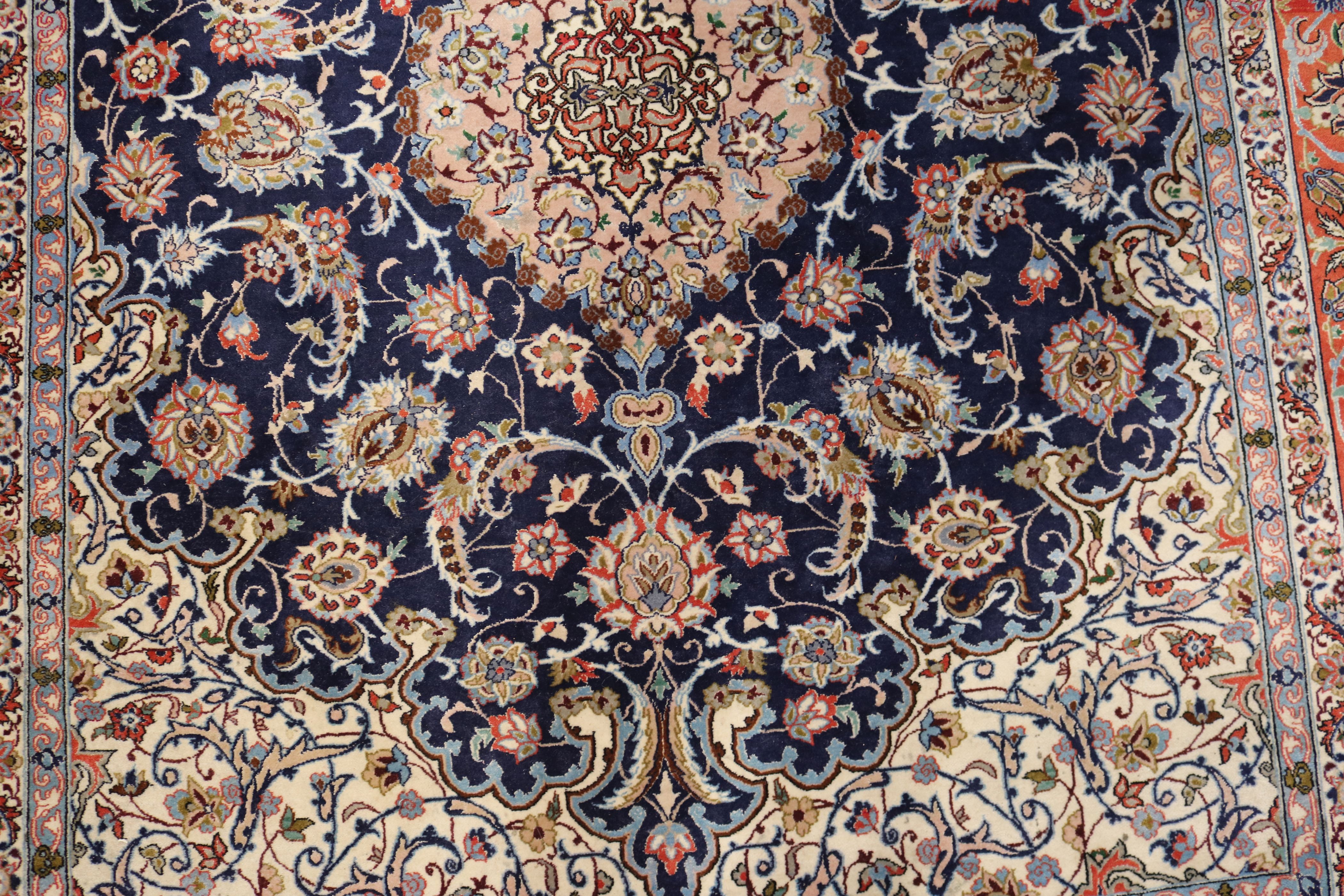 A Tabriz blue medallion rug 222 x 156cm. - Image 5 of 8