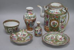 A group of Cantonese ceramics