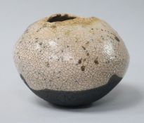 Studio pottery 'egg' vase