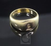 An early 20th century 18ct gold signet ring, with intaglio bust of a gentleman, size M.