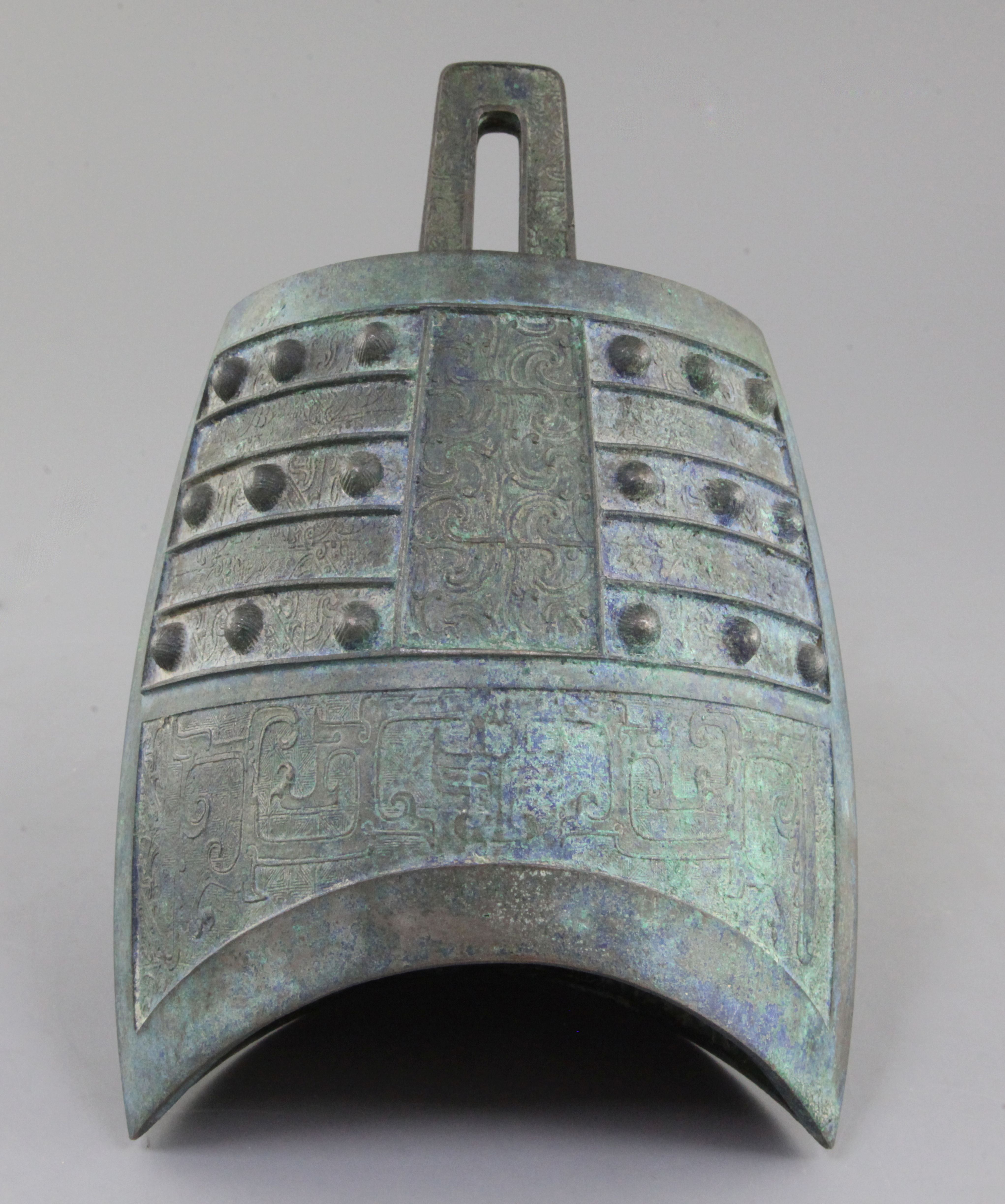 A Chinese archaic bronze bell, Niu Zhong, Eastern Zhou dynasty/Spring & Autumn period, 8th-5th - Image 2 of 4