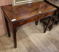 A mahogany Georgian card table W.91cm