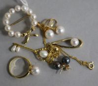 An 18ct gold and cultured pearl ribbon brooch, a 14ct gold and cultured pearl ring and four other