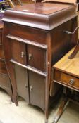 A mahogany gramophone cabinet W.47cm
