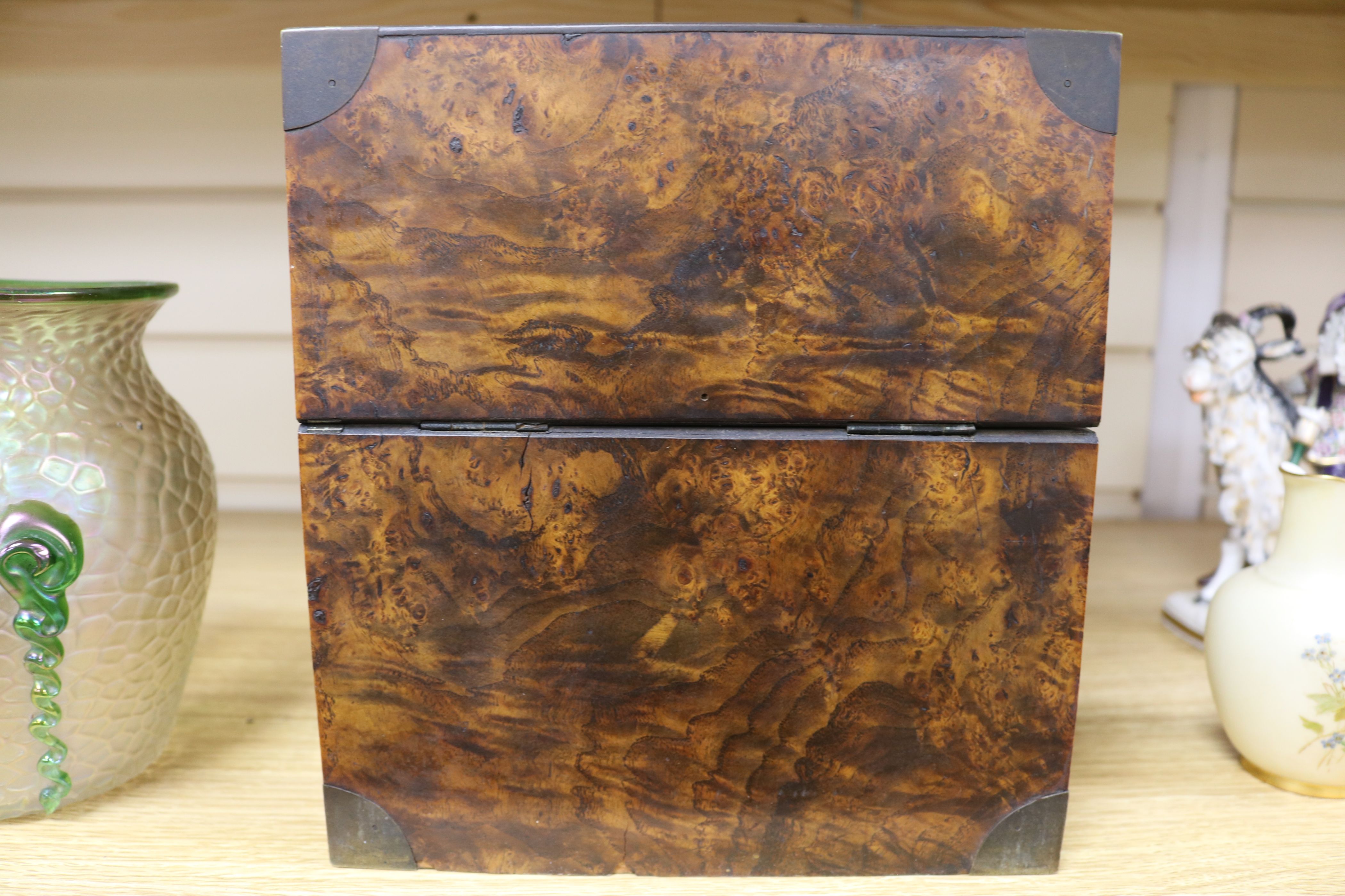 A burr walnut four bottled decanter box - Image 5 of 7