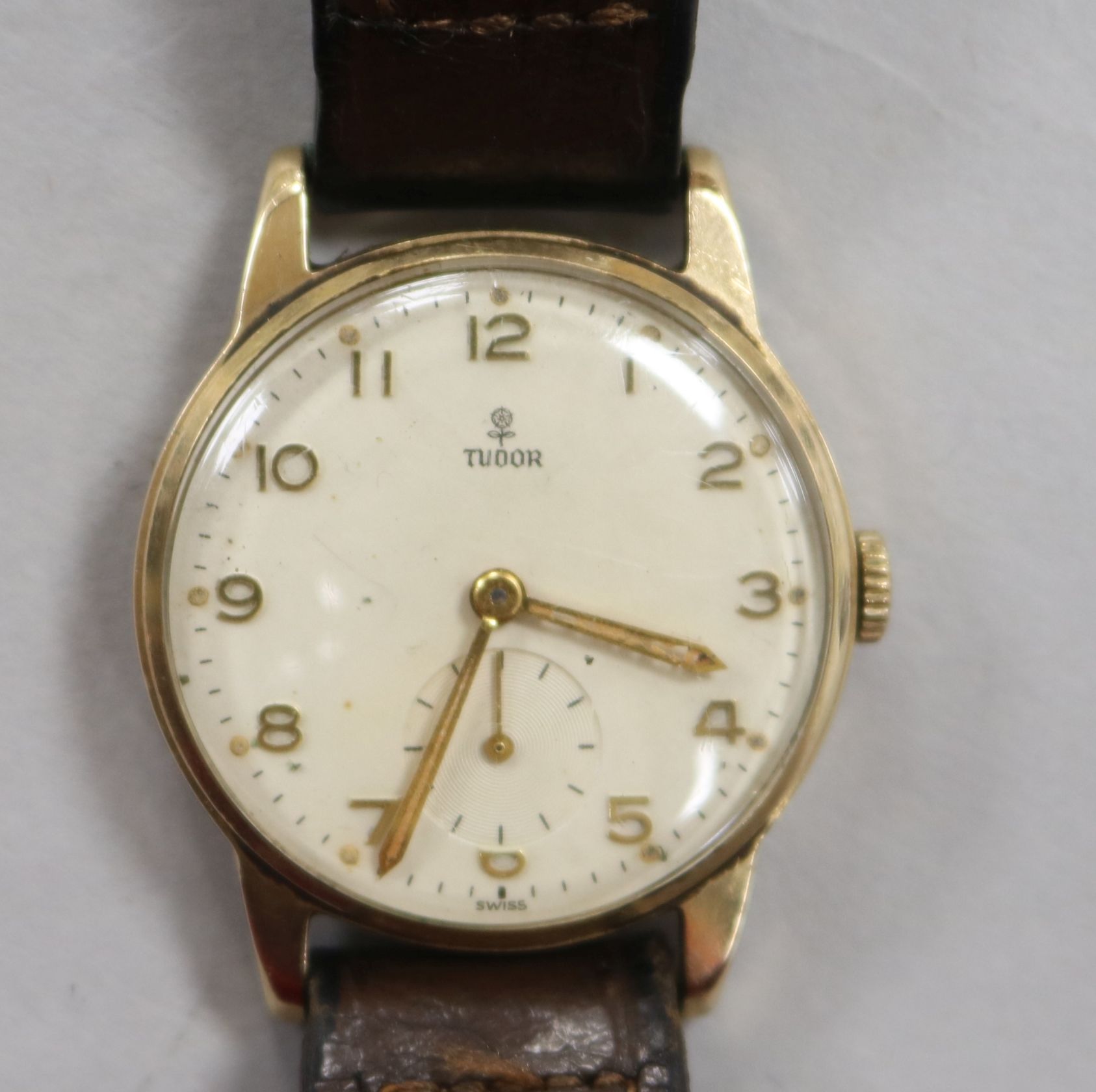 A gentleman's 9ct gold Tudor wrist watch.