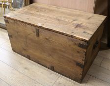 A blanket box, W.107cm