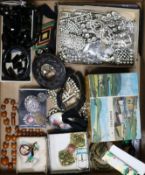 A quantity of mixed 1920's and later diamonté and other costume jewellery