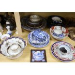 A quantity of mixed 18th/19th century ceramics