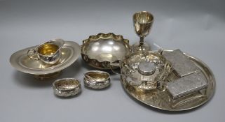 An Edwardian pierced silver tri-handled bowl and twelve other items of silver including salt and