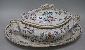 A Samson of Paris armorial tureen cover and stand