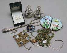 A quantity of mixed jewellery etc