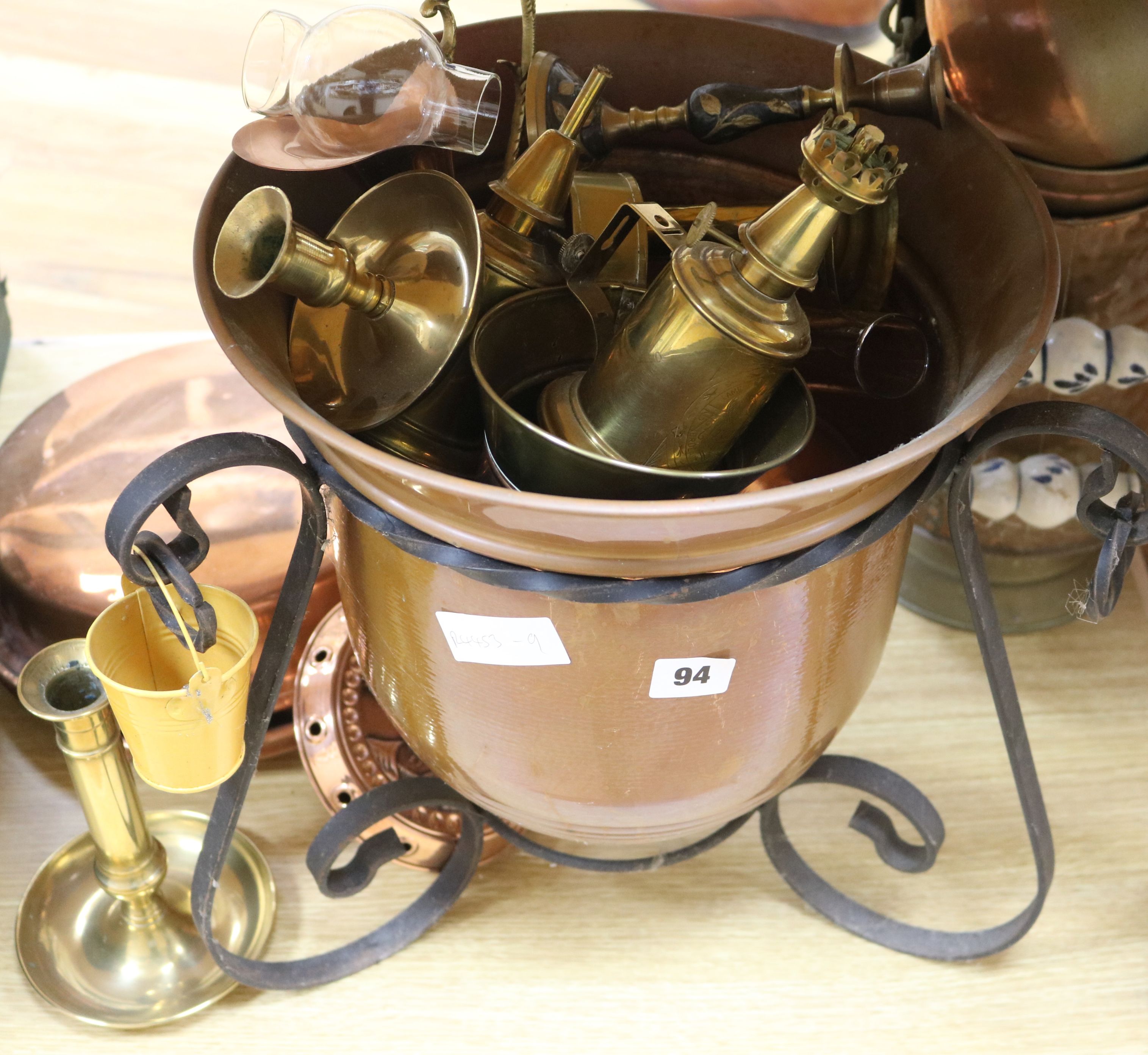 A quantity of metalware