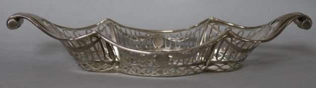 An Edwardian pierced silver dish, 27.5cm, 5 oz.