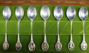 A cased set of twelve RHS parcel gilt silver teaspoons.