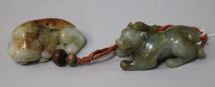 Two Chinese jade carvings of beasts