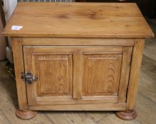 A pine low cupboard, W.2ft 4in.