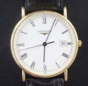 A gentleman's 18ct gold Longines quartz wrist watch, with Roman dial and date aperture, on