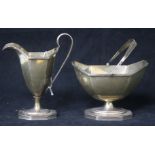 A George V silver octagonal cream jug and sugar bowl, Sheffield, 1921, 10 oz.