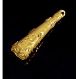 Goldener Amulett-Anhänger. Römisch, 2. - 3. Jh. n. Chr. 4,22g, L 3,5cm. Kegelförmiger Corpus mit Öse