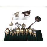 A COLLECTION OF SILVER ITEMS comprising a cased set of bean end coffee spoons, an Edwardian