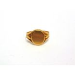 AN 18 CARAT GOLD SIGNET RING Birmingham 1912, finger size T, 4.4g gross