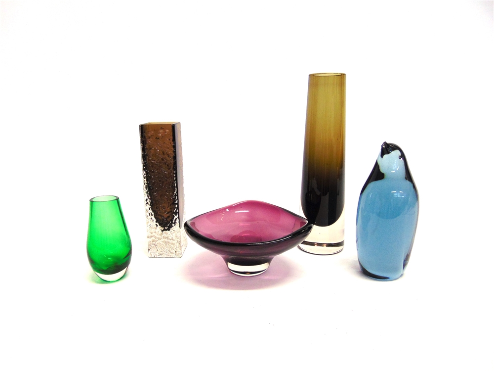 A GROUP OF WHITEFRIARS GLASS including cinnamon coloured nailhead vase, meadow green vase, penguin