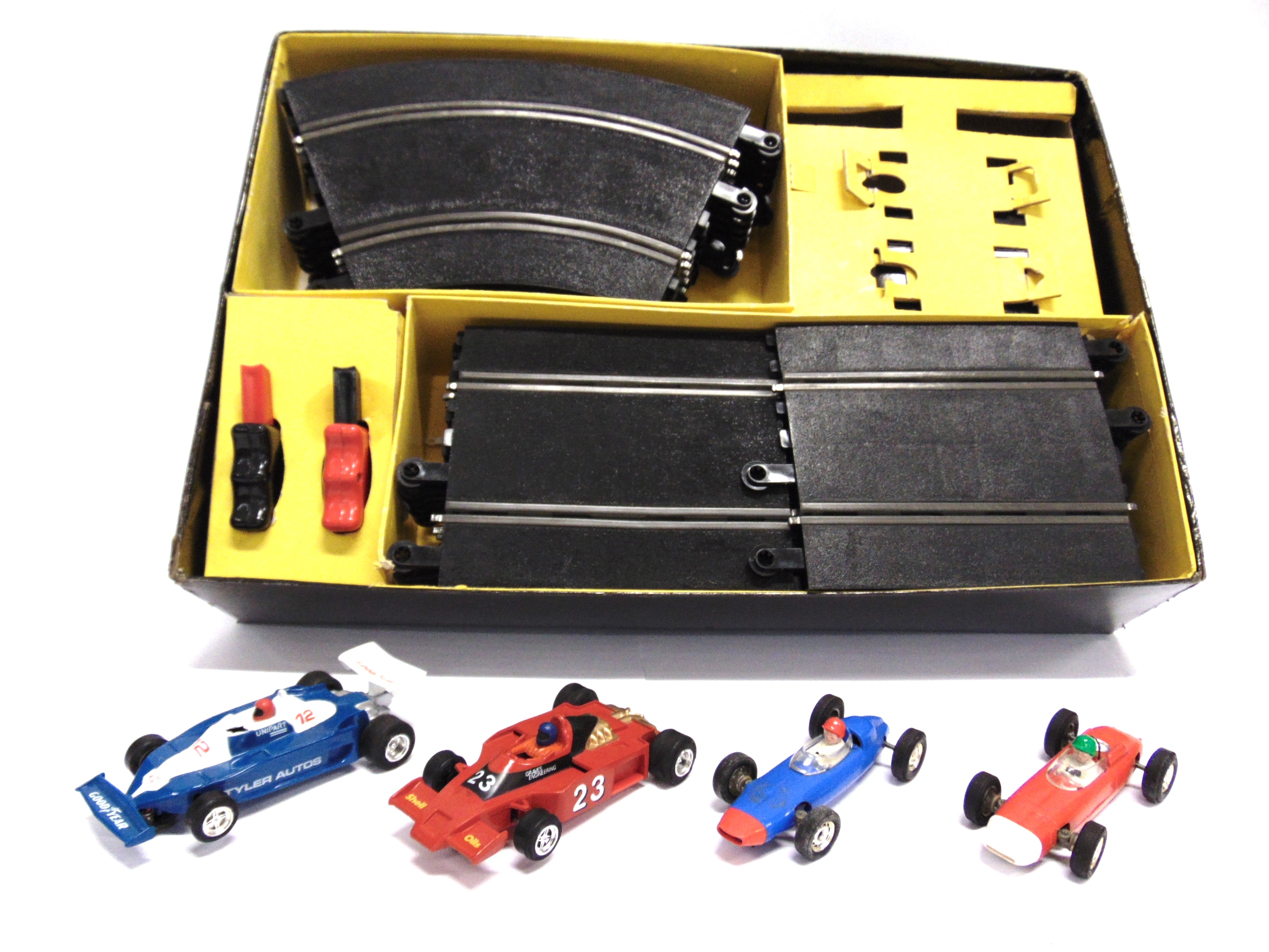 A SCALEXTRIC SET '50' comprising a C73, Porsche F1, red; C72, B.R.M., blue; controllers; and - Image 2 of 2