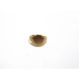 AN 18 CARAT GOLD SIGNET RING 6g gross