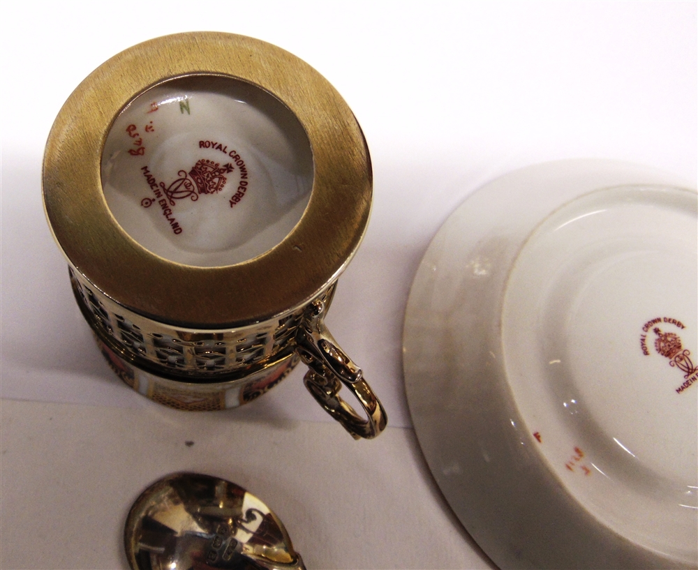 A SET OF SIX ROYAL CROWN DERBY IMARI PATTERN COFFEE CANS AND SAUCERS the cans in silver handled - Image 3 of 3