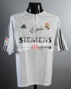 Alfredo Di Stefano signed Real Madrid replica home jersey,