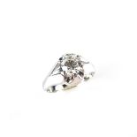 18 ct white gold diamond solitaire ring. The round brilliant cut diamond weighing approx. 0.