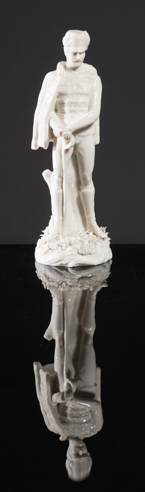 Luigi Fabris (Bassano del Grappa 1883 - 1952), "Ufficiale", white porcelain figurine.