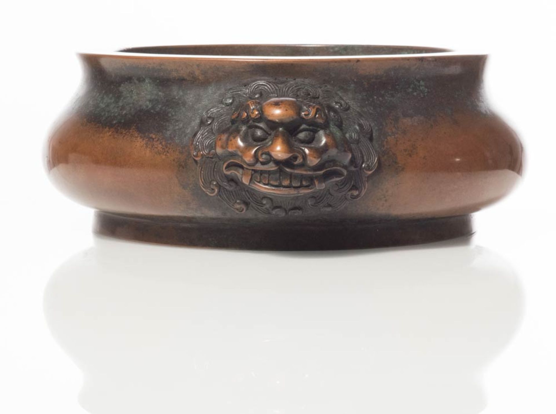 Bronze incense burner with Taotie handles, China, Qing Dinasty, 19th Century. - Image 2 of 2