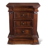 Walnut cabinet with three drawers and a small drawer, 18th Century.