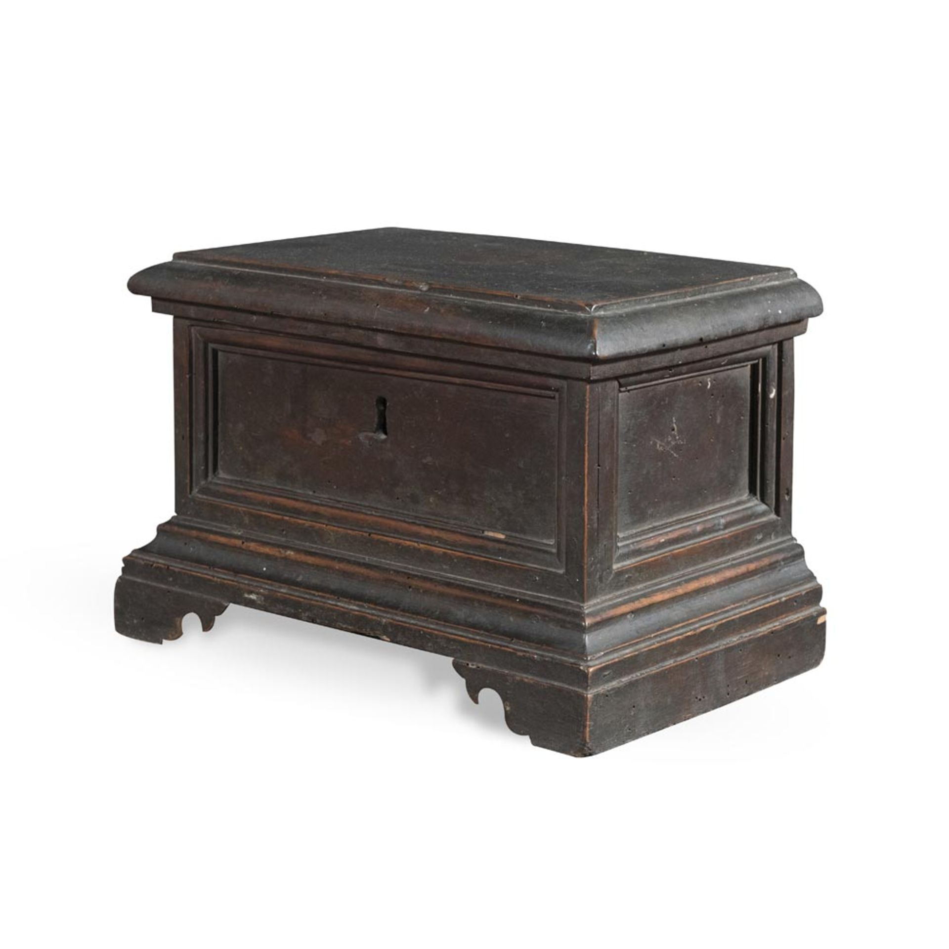 Walnut chest model, Emilia, late 17th Century - early 18 Century. - Image 2 of 2