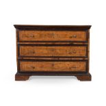 Walnut veneered commode, Emilia/Lombardia, 18th Century.