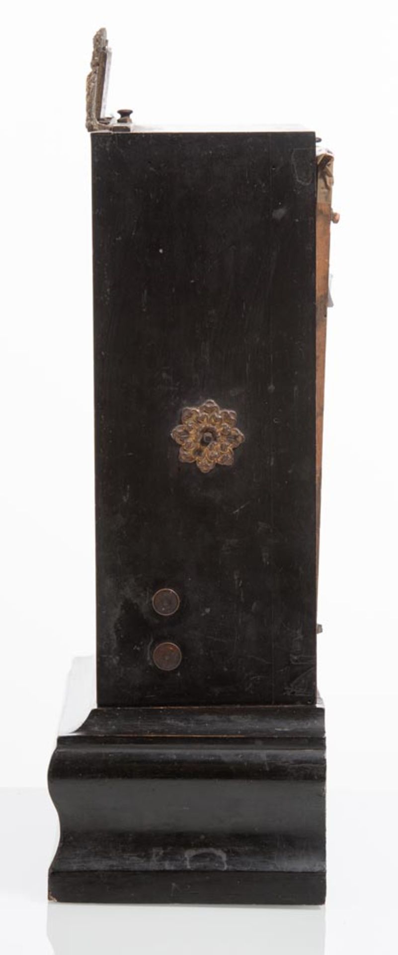 Ebonized wood and gilt metal table clock with calendar, Italy - Image 2 of 2