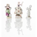 Capodimonte, Gruppo di tre statuine in porcellana, XX sec.