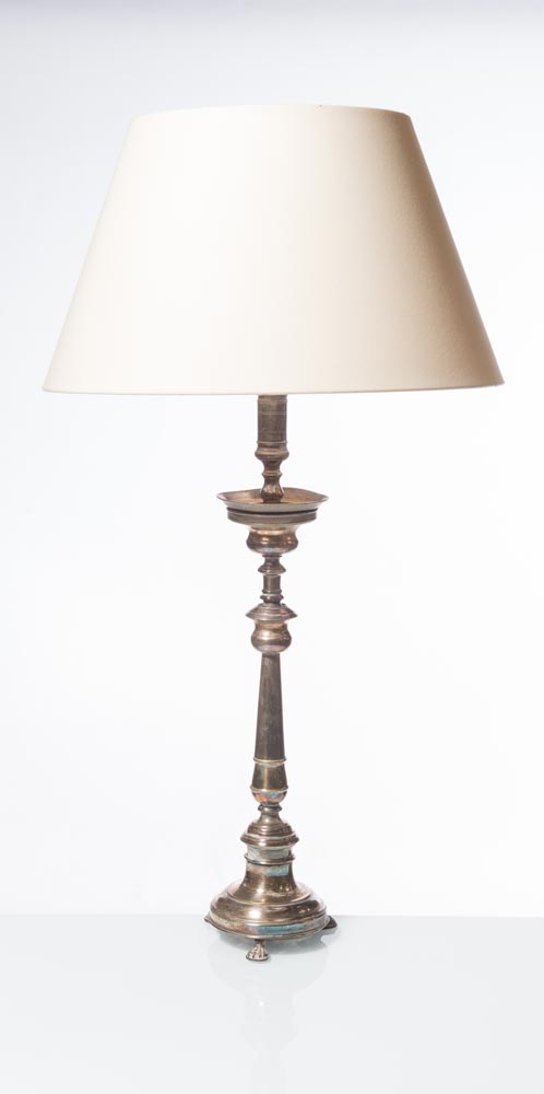 Candeliere montato a lampada in ottone argentato, XX sec
